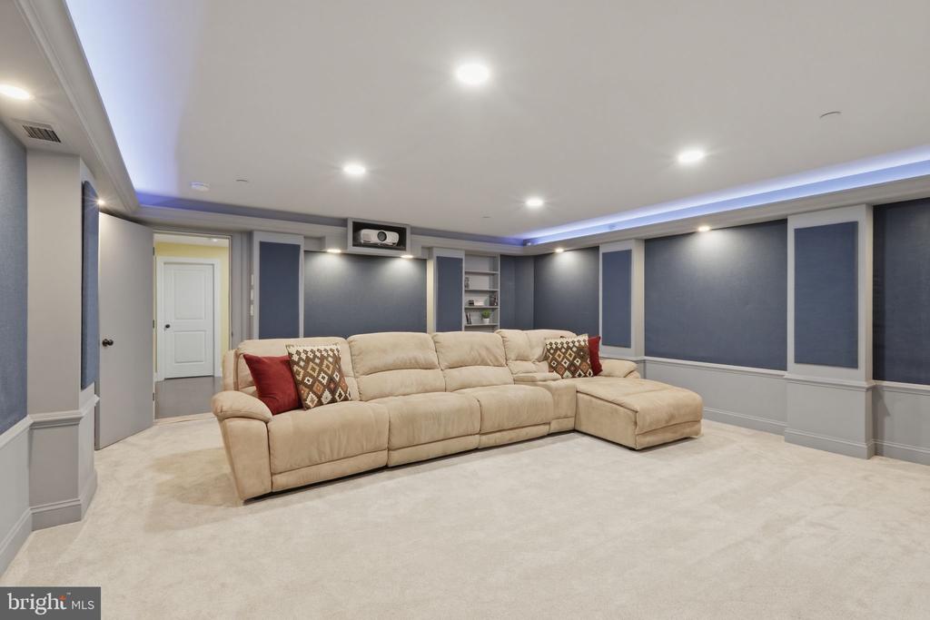 3118 BUTTERNUT LANE