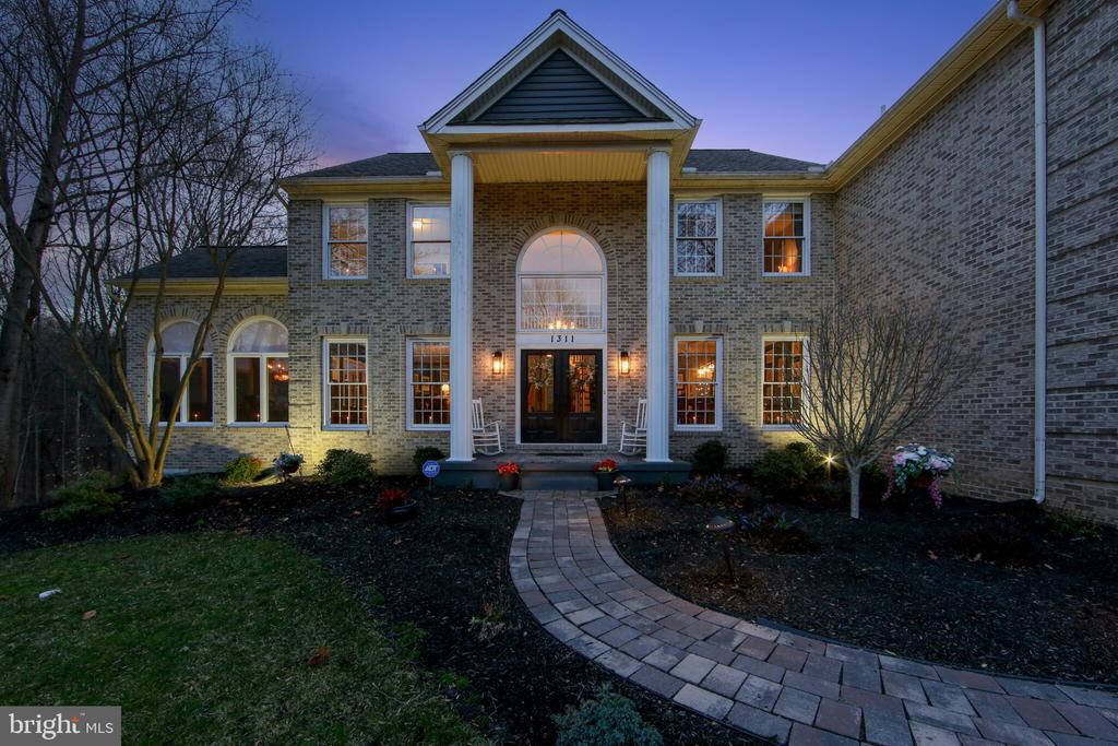 1311 RICHMOND PLACE
