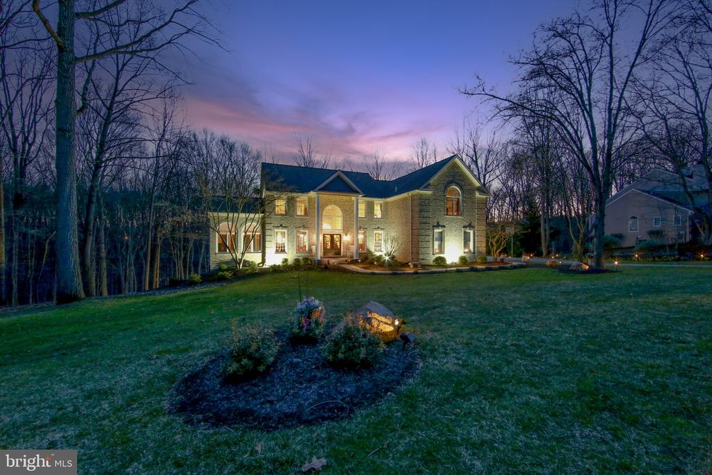 1311 RICHMOND PLACE