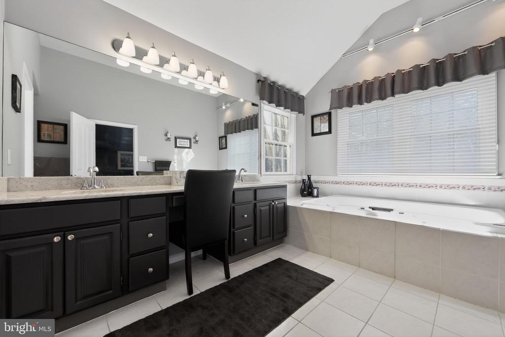 1311 RICHMOND PLACE