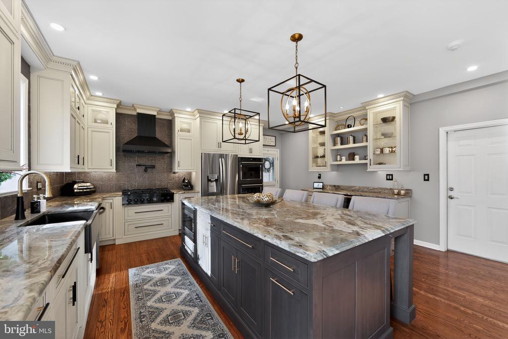 1311 RICHMOND PLACE