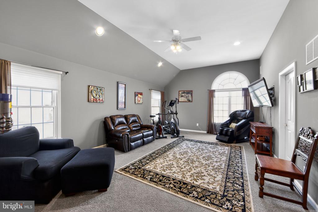 1311 RICHMOND PLACE