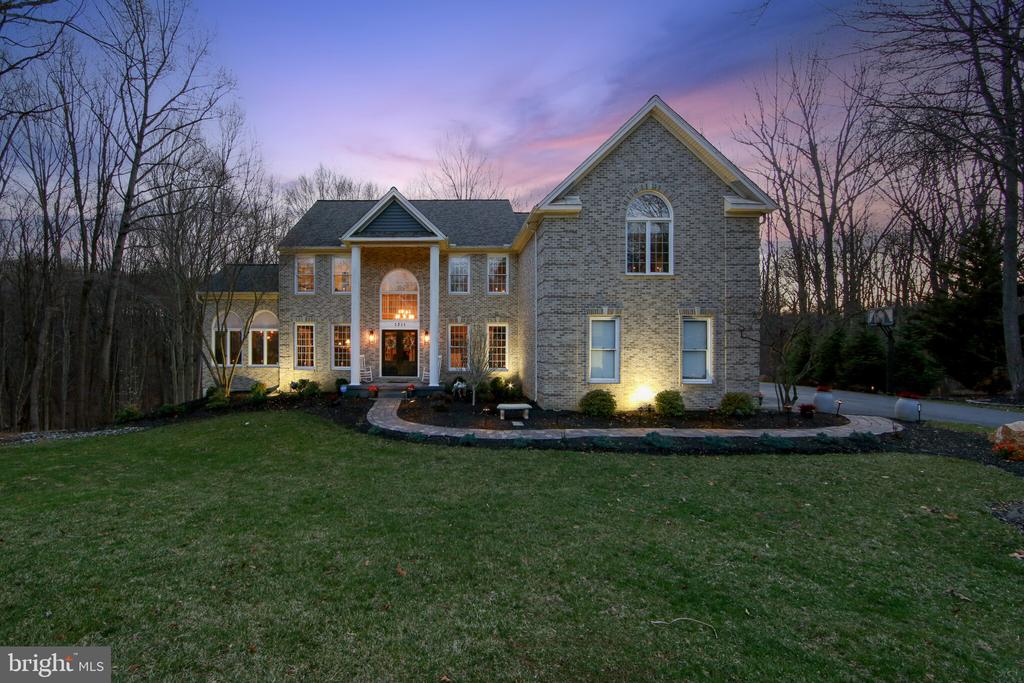 1311 RICHMOND PLACE