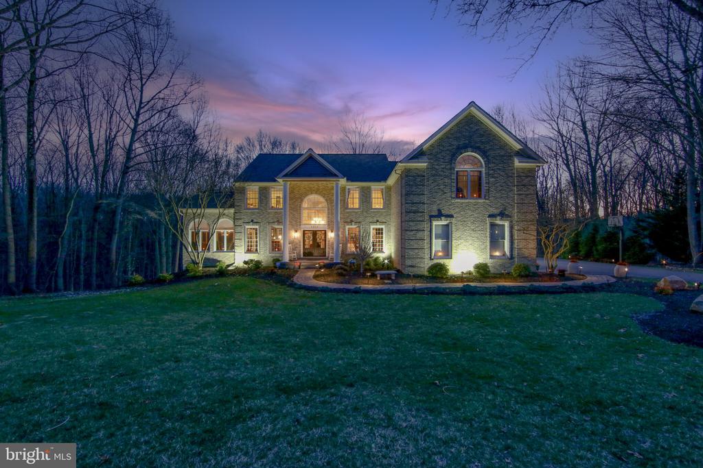 1311 RICHMOND PLACE