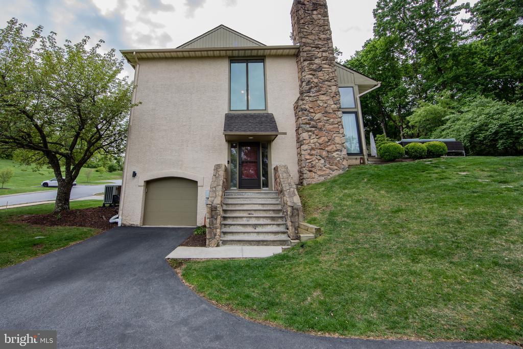 380 LYNETREE DRIVE 7-D
