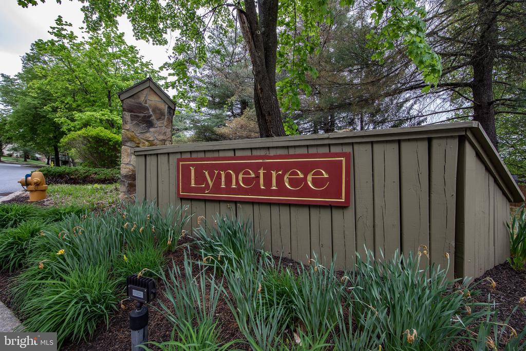 380 LYNETREE DRIVE 7-D