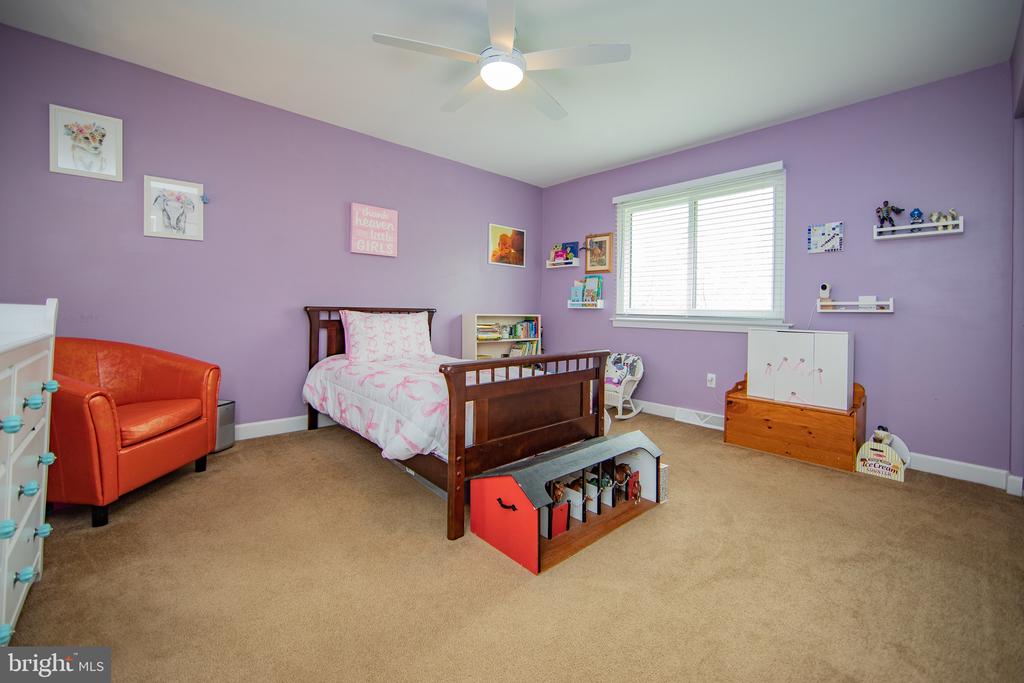 380 LYNETREE DRIVE 7-D
