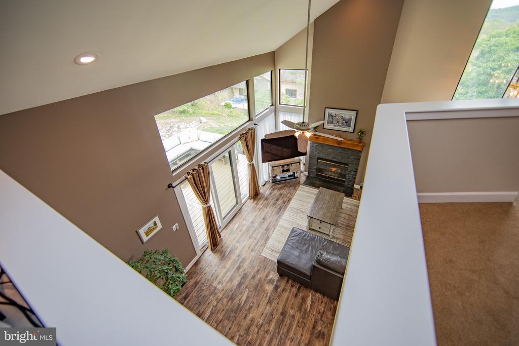 380 LYNETREE DRIVE 7-D