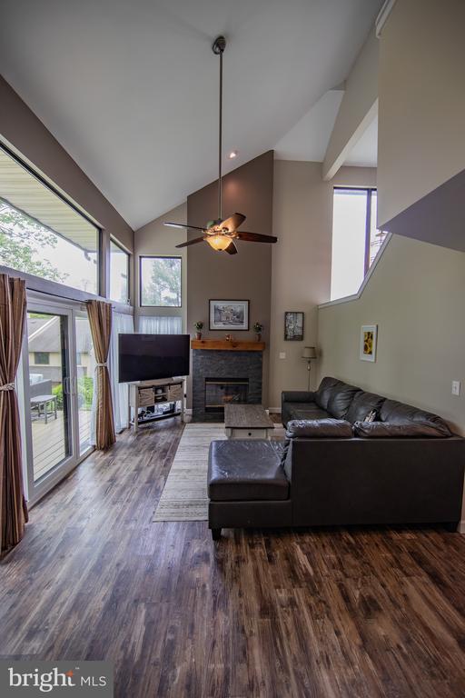 380 LYNETREE DRIVE 7-D