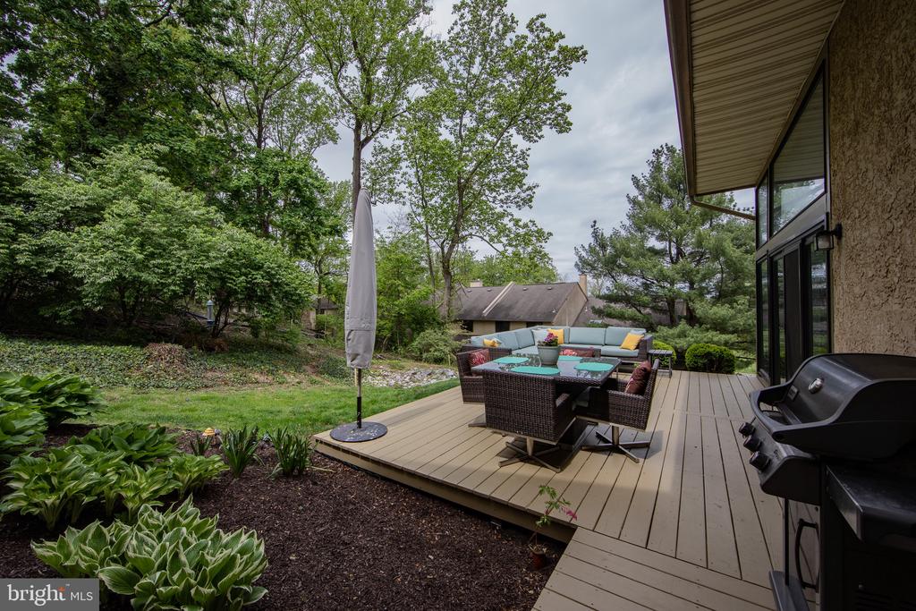 380 LYNETREE DRIVE 7-D