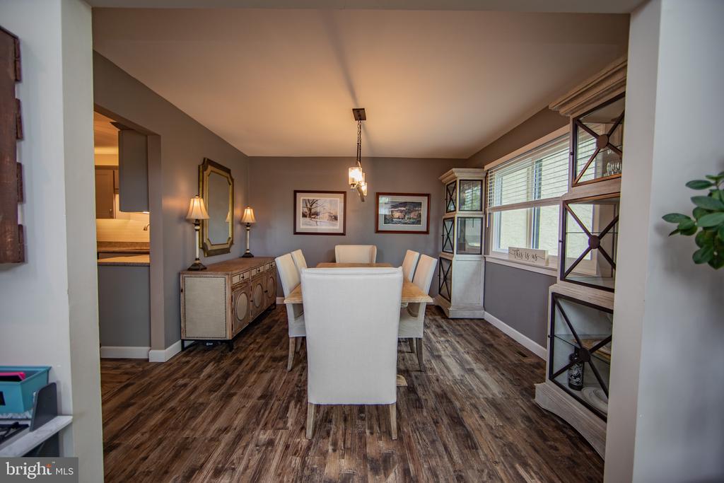 380 LYNETREE DRIVE 7-D