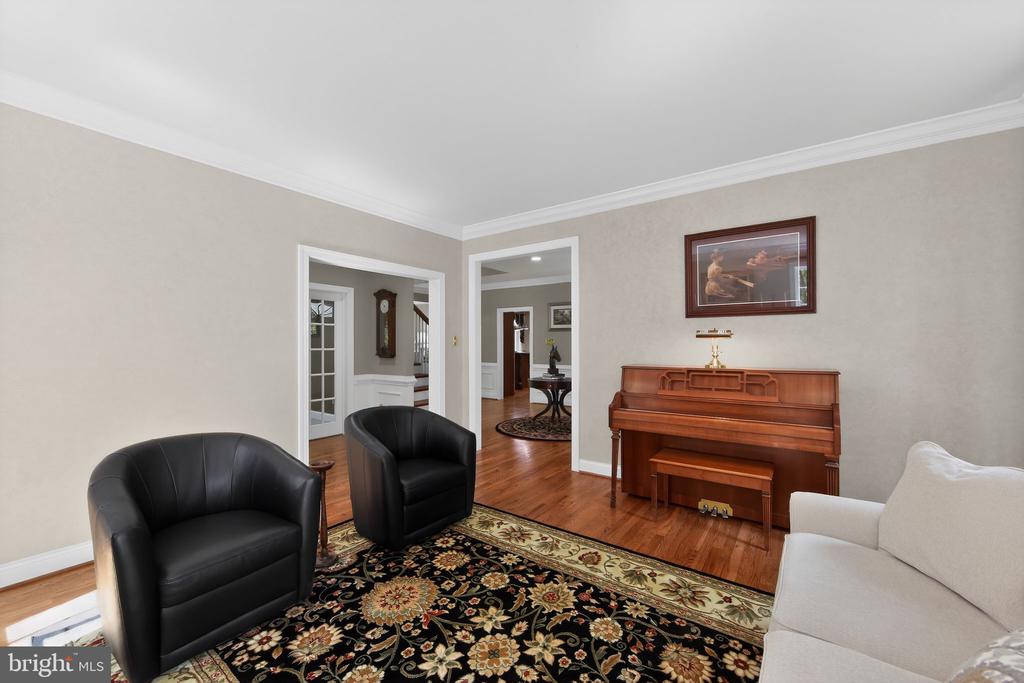 1315 RICHMOND PLACE