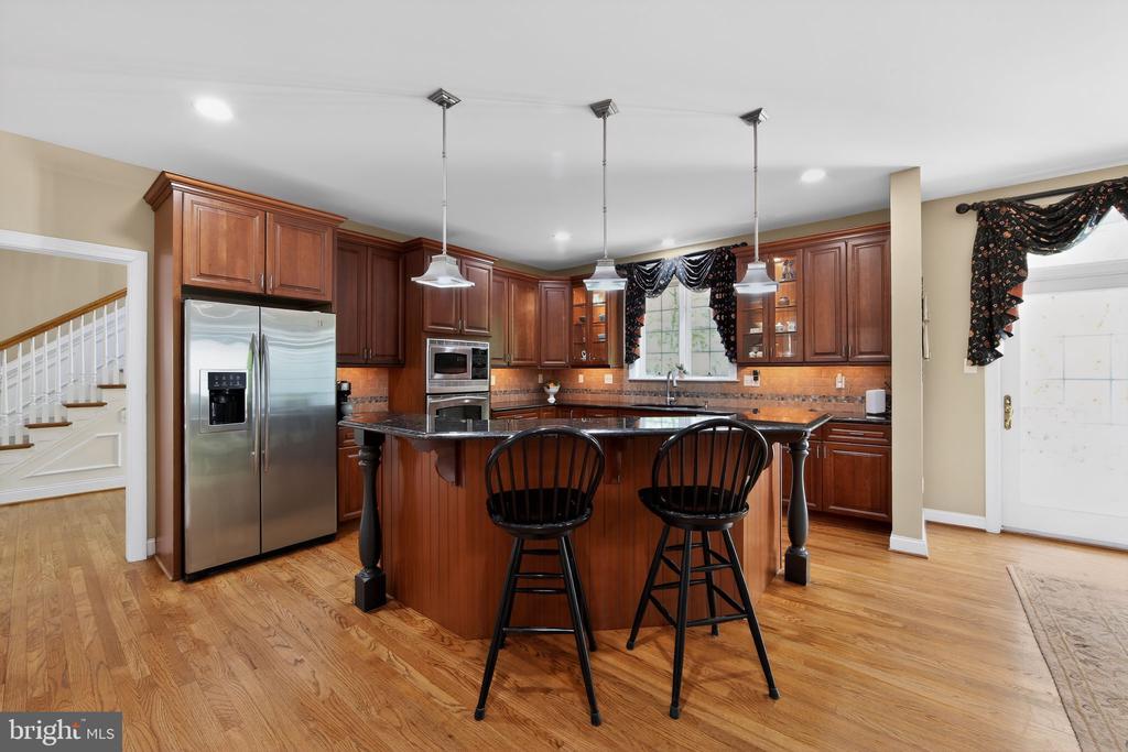1315 RICHMOND PLACE