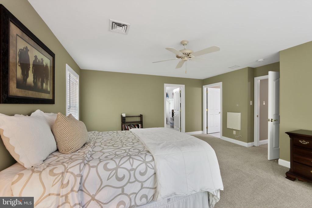 1315 RICHMOND PLACE