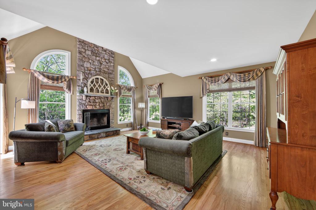 1315 RICHMOND PLACE