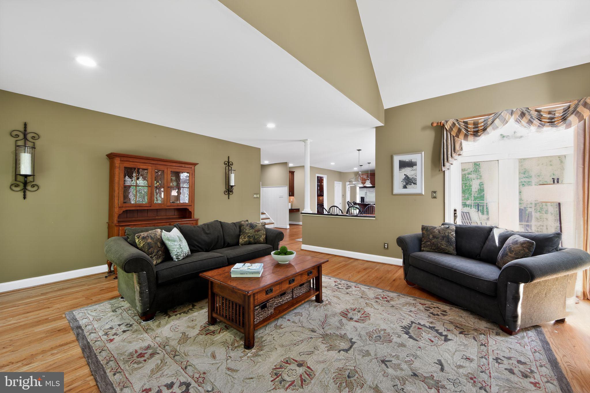1315 RICHMOND PLACE