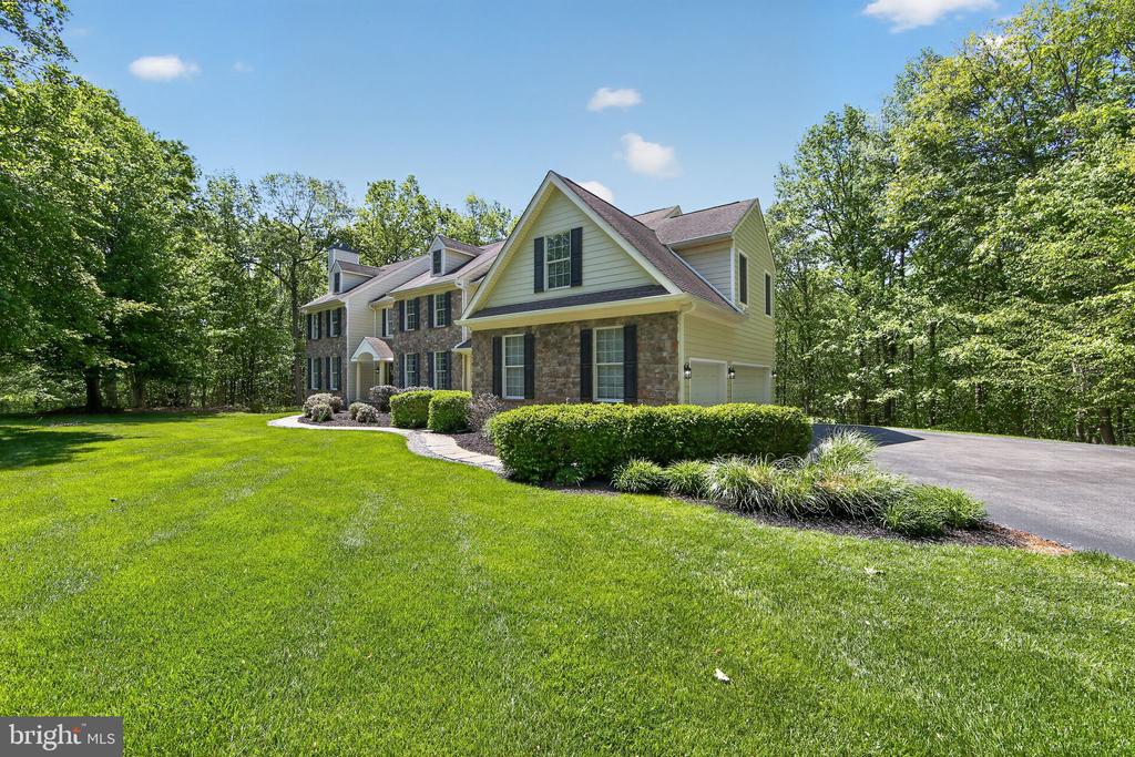 1315 RICHMOND PLACE