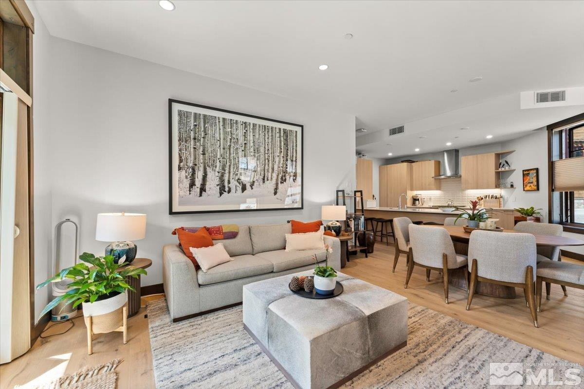 33 Beach Club Drive Unit: 504
