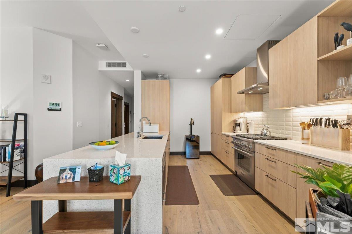 33 Beach Club Drive Unit: 504