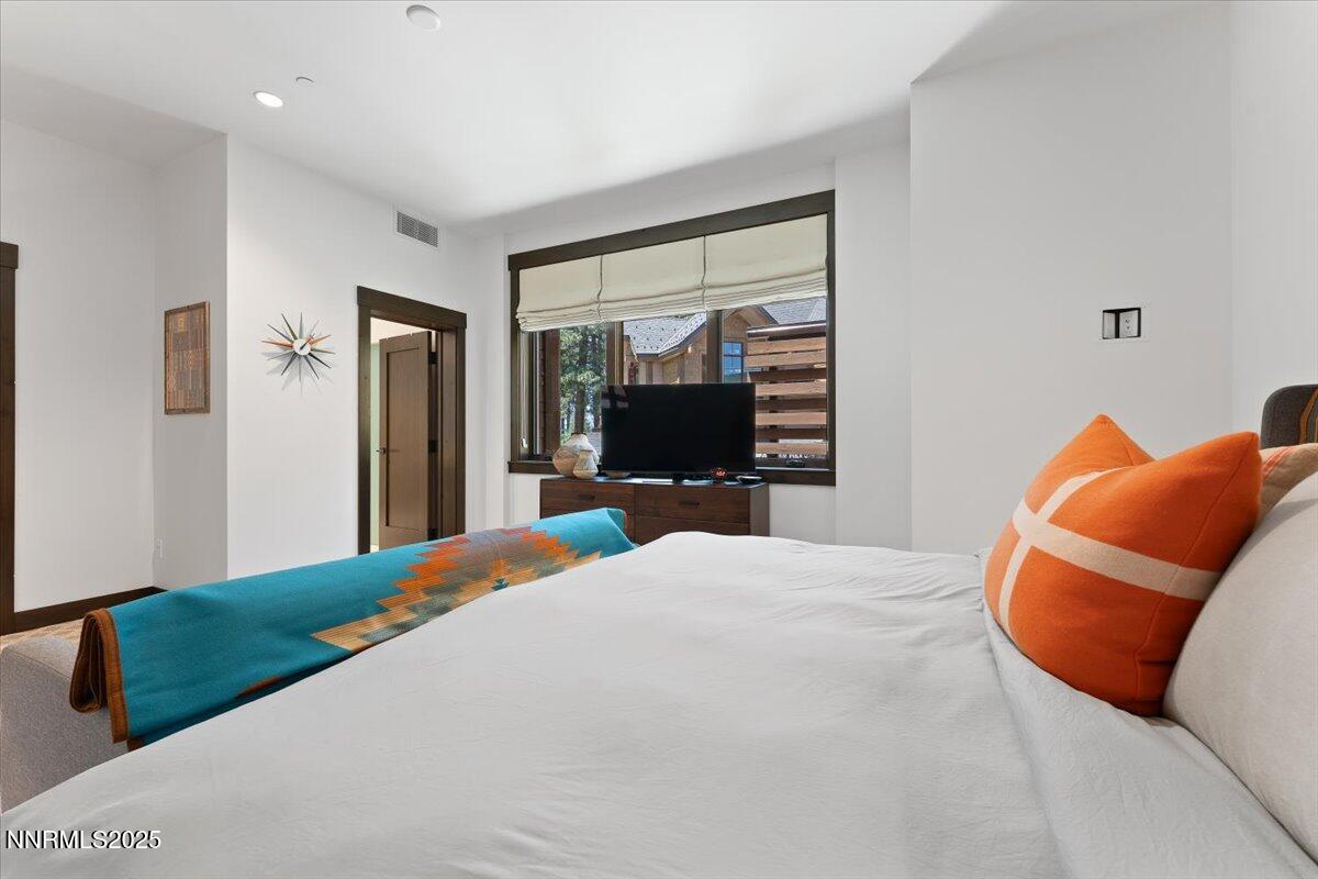 33 Beach Club Drive, 506
