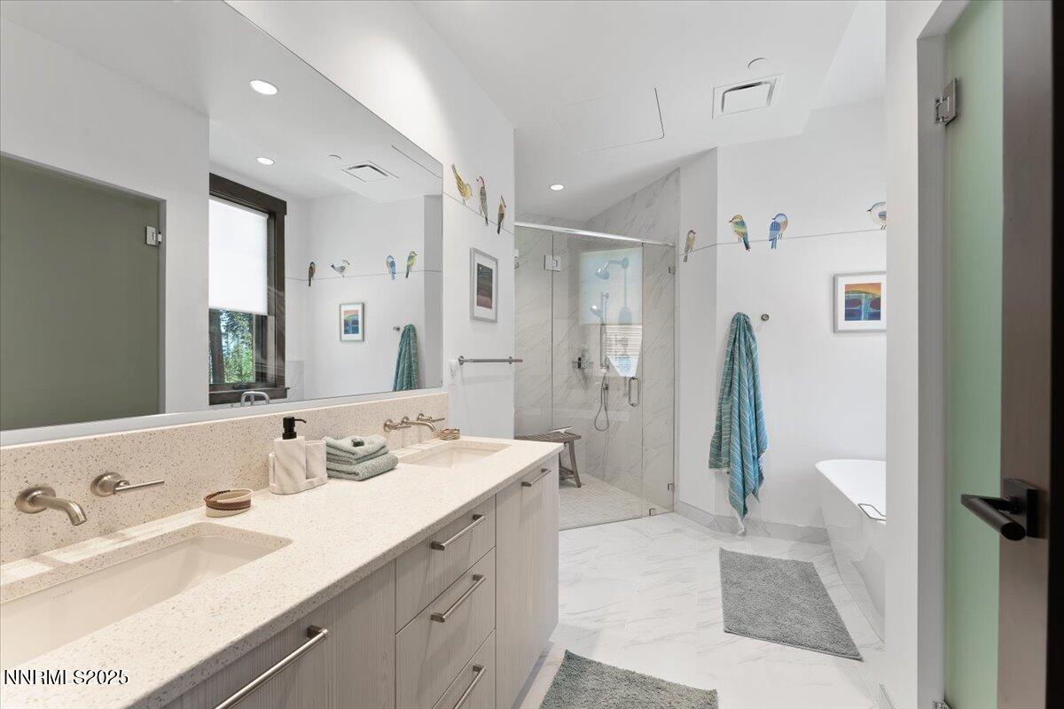 33 Beach Club Drive, 506