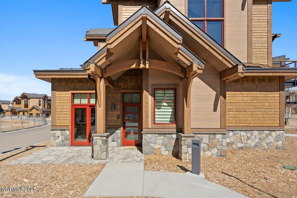 46 Beach Club Drive, 901