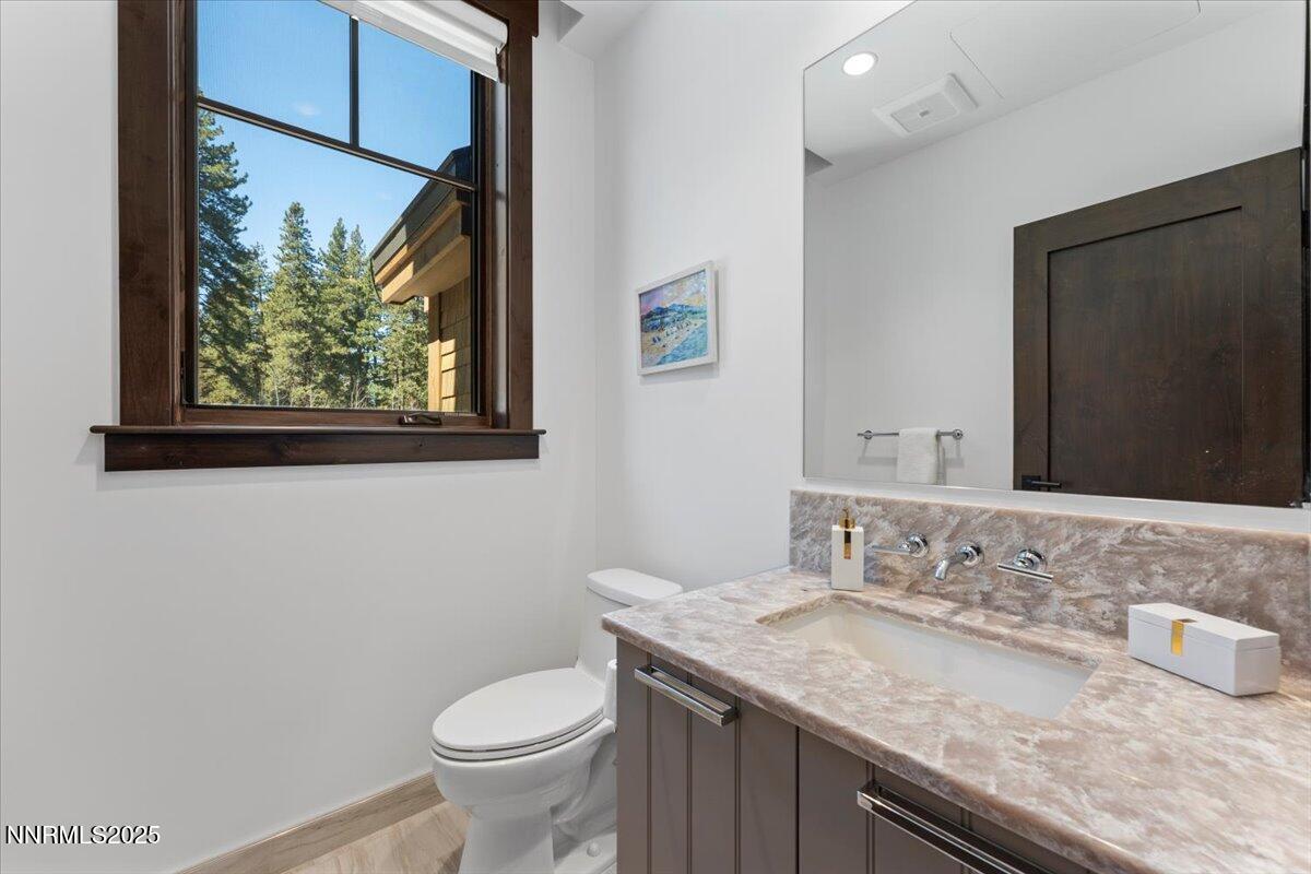 46 Beach Club Drive, 901