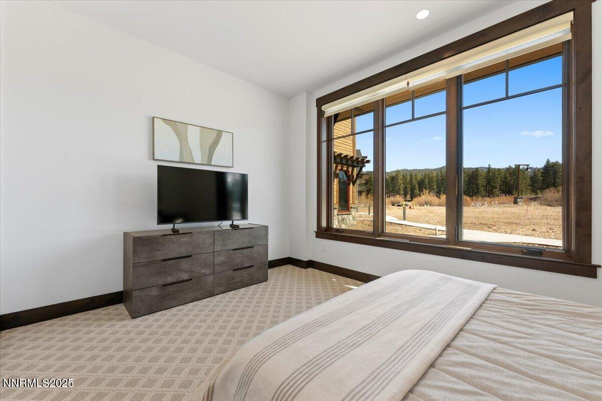 46 Beach Club Drive, 901