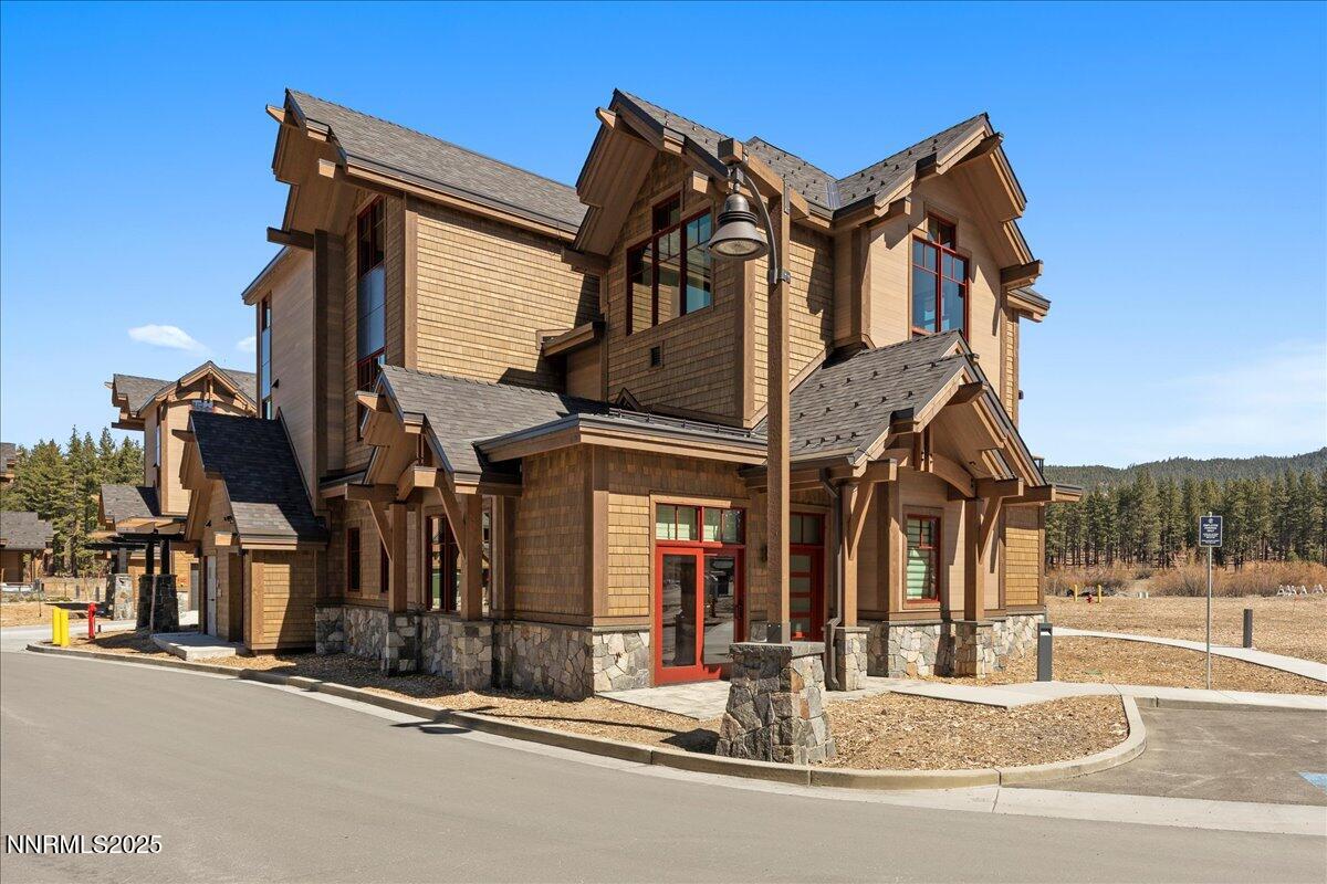 46 Beach Club Drive, 901