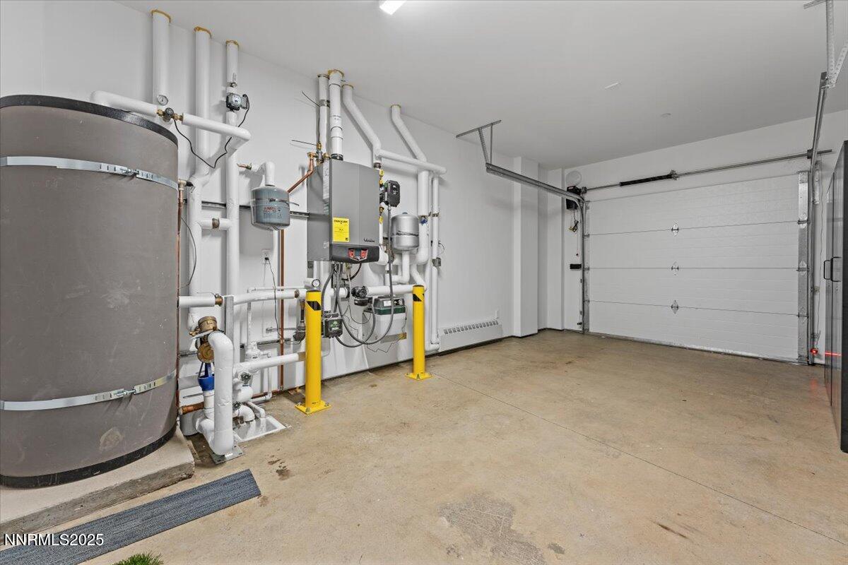 46 Beach Club Drive, 901