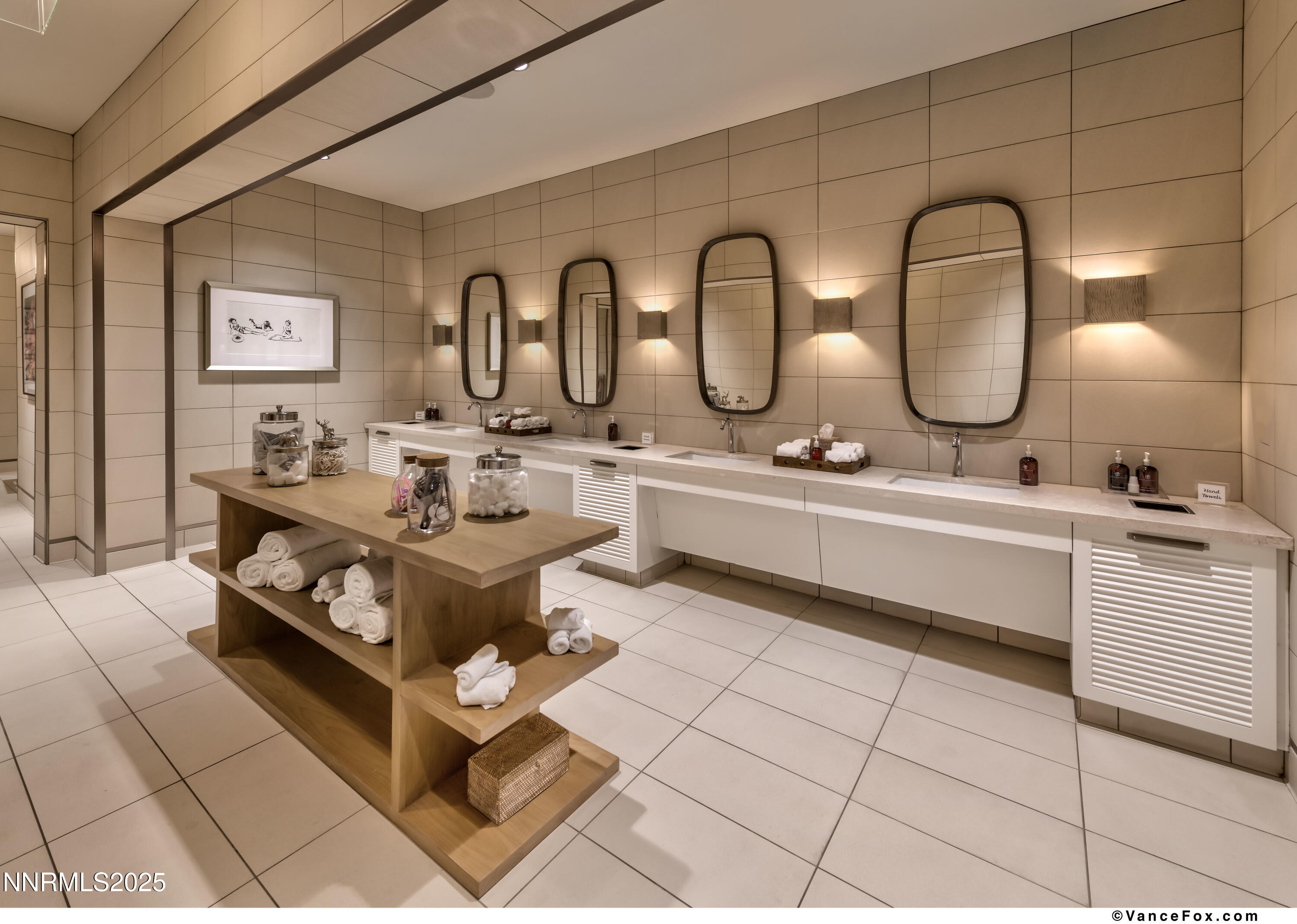 46 Beach Club Drive, 905