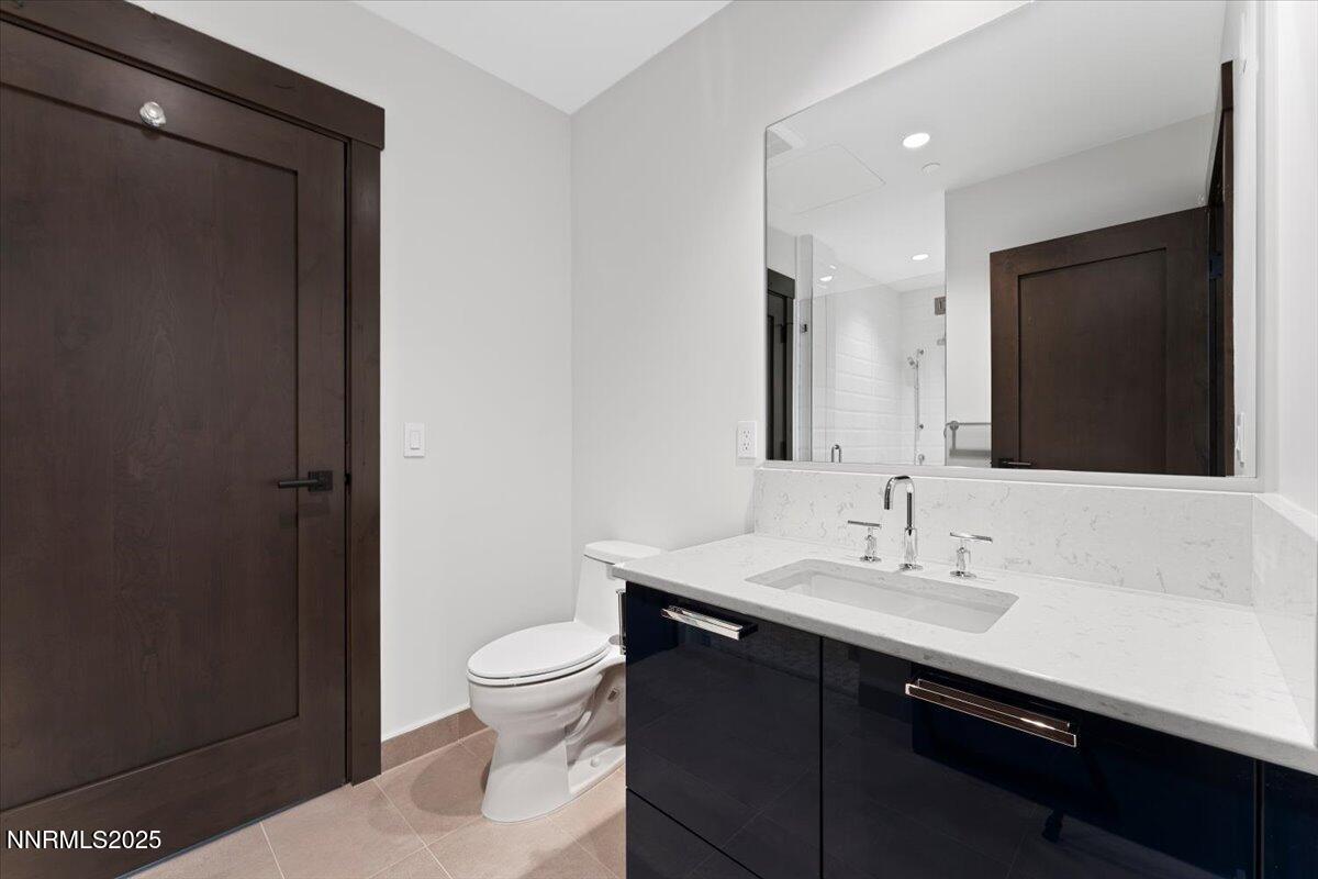 46 Beach Club Drive, 905