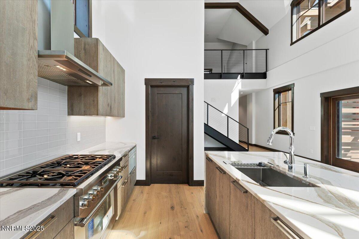 46 Beach Club Drive, 905