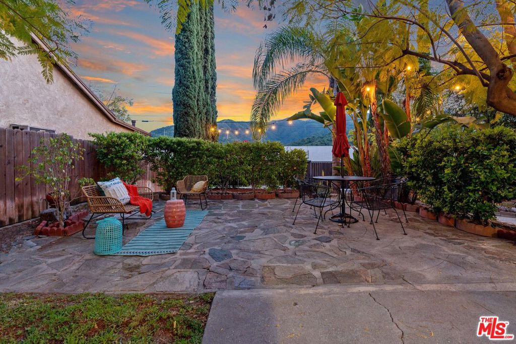 2832 Hermosa Avenue