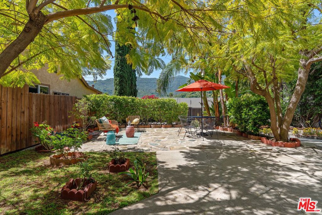 2832 Hermosa Avenue