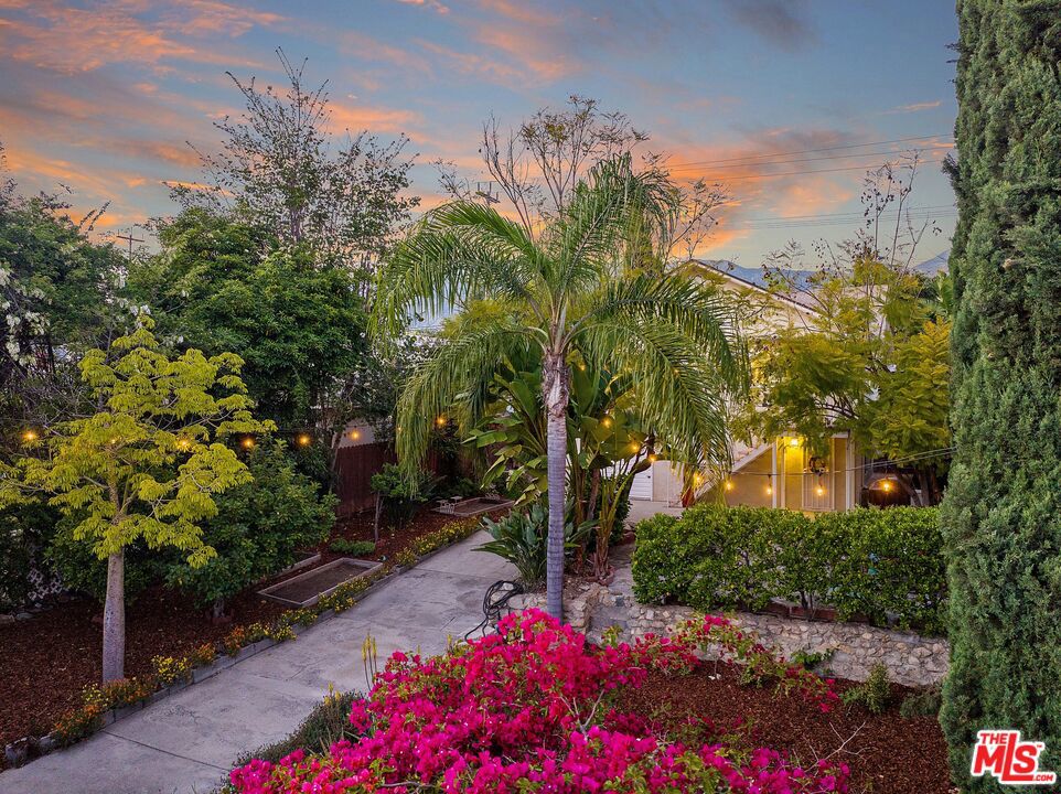 2832 Hermosa Avenue