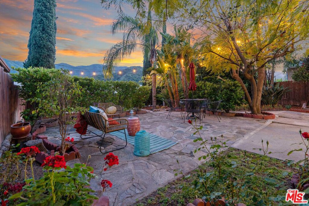 2832 Hermosa Avenue