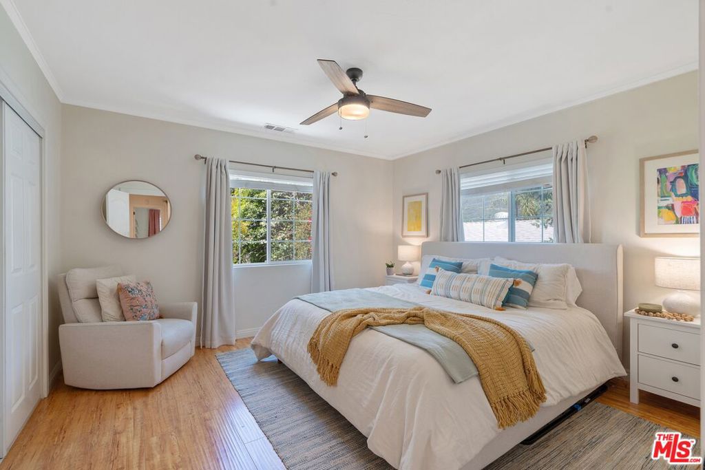 2832 Hermosa Avenue