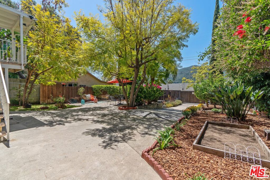 2832 Hermosa Avenue