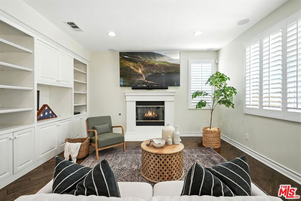 23933 Francisco Way