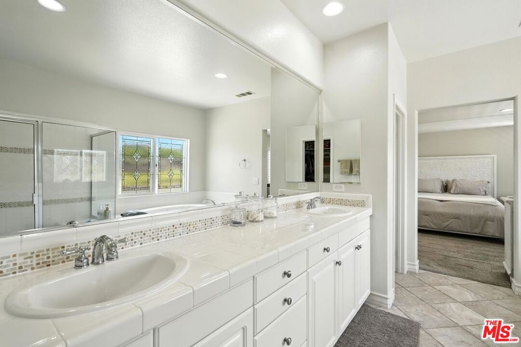 23933 Francisco Way
