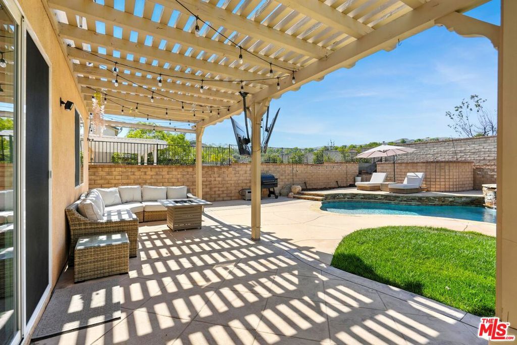 23933 Francisco Way