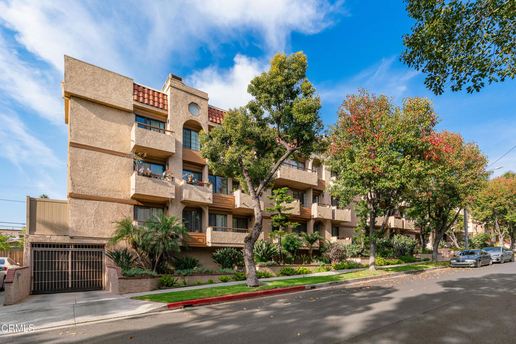 441 E San Jose Avenue 304