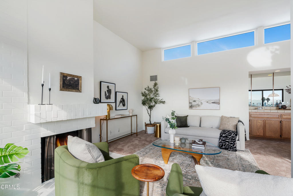 441 E San Jose Avenue 304