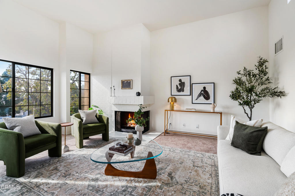 441 E San Jose Avenue 304