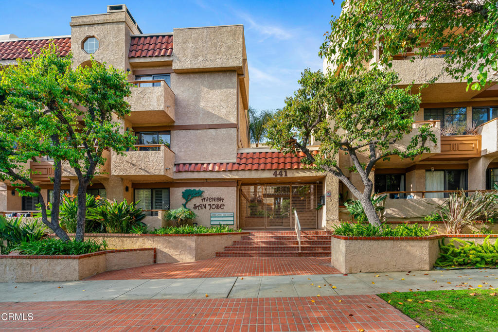 441 E San Jose Avenue 304