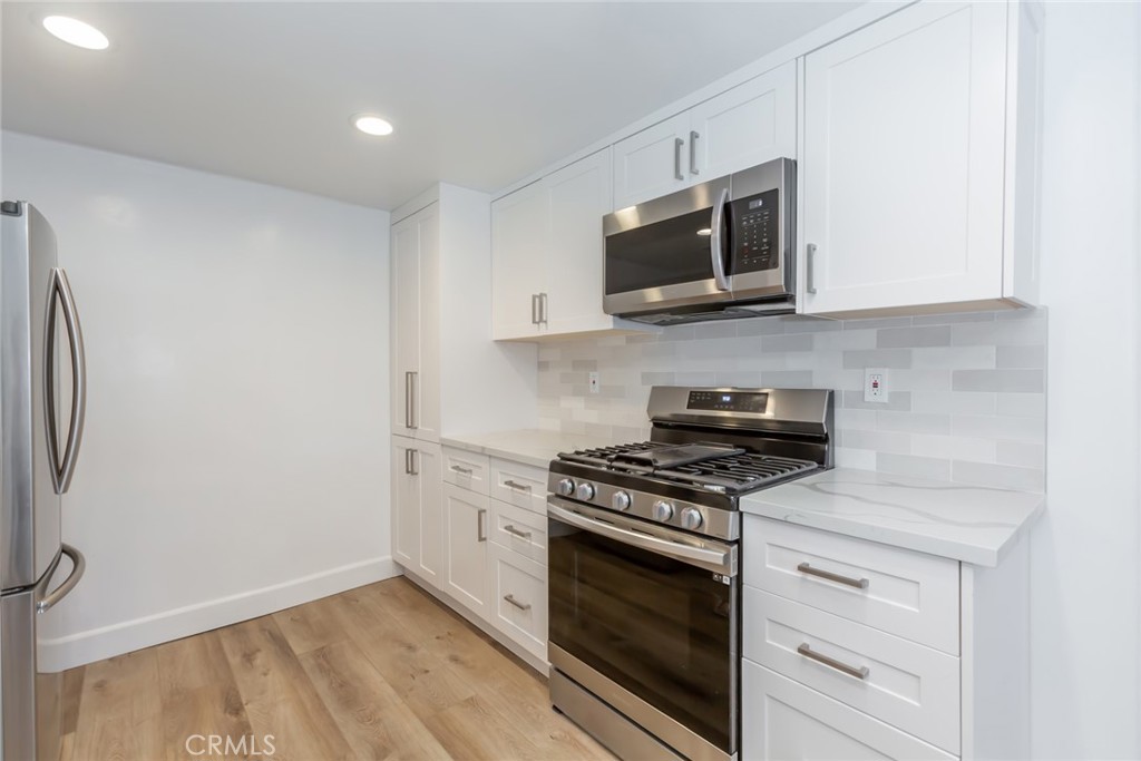 42417 45th Street W