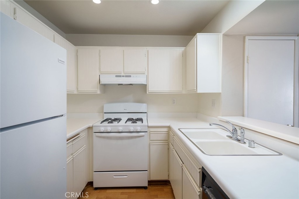 23921 Del Monte Drive 36