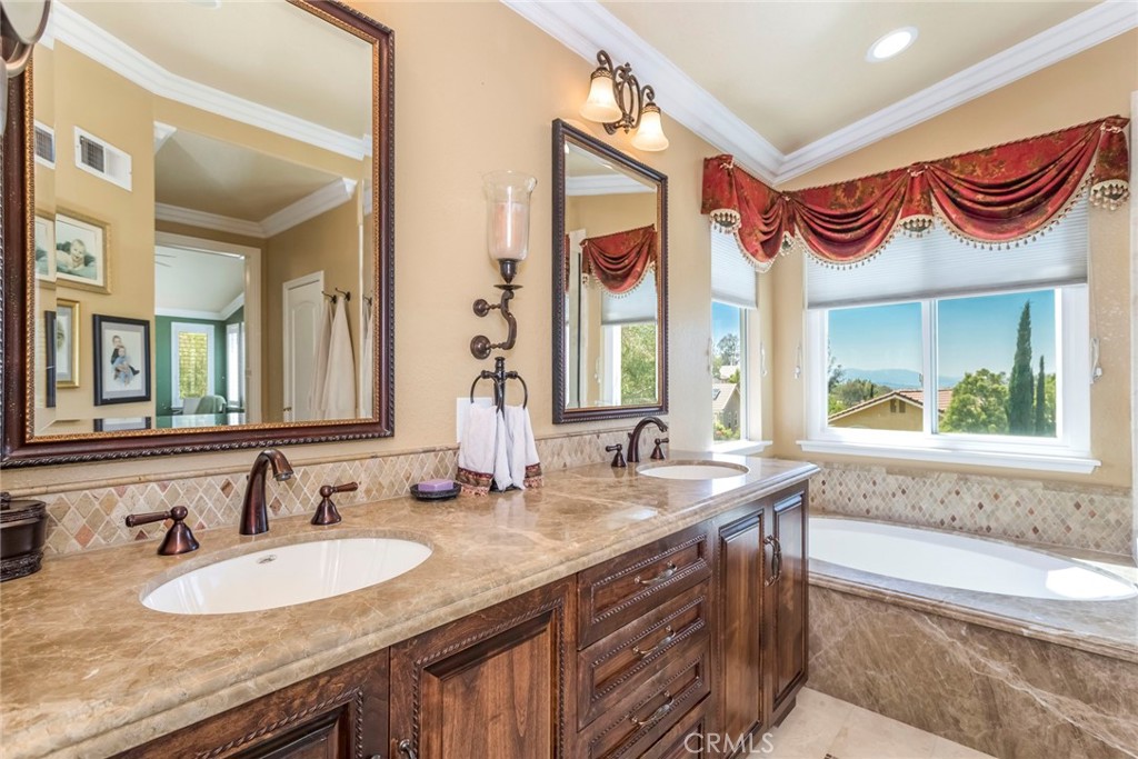 23340 Gleneagle Court