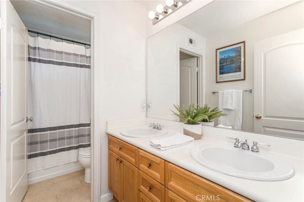 23340 Gleneagle Court